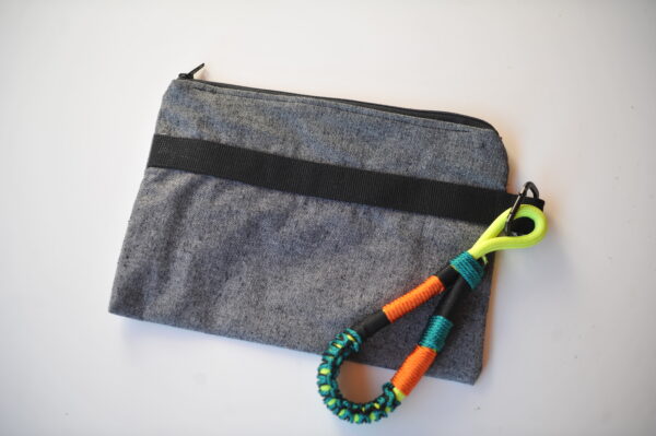 BOLSA DE MANO RECTANGULAR NEGRA - Imagen 2